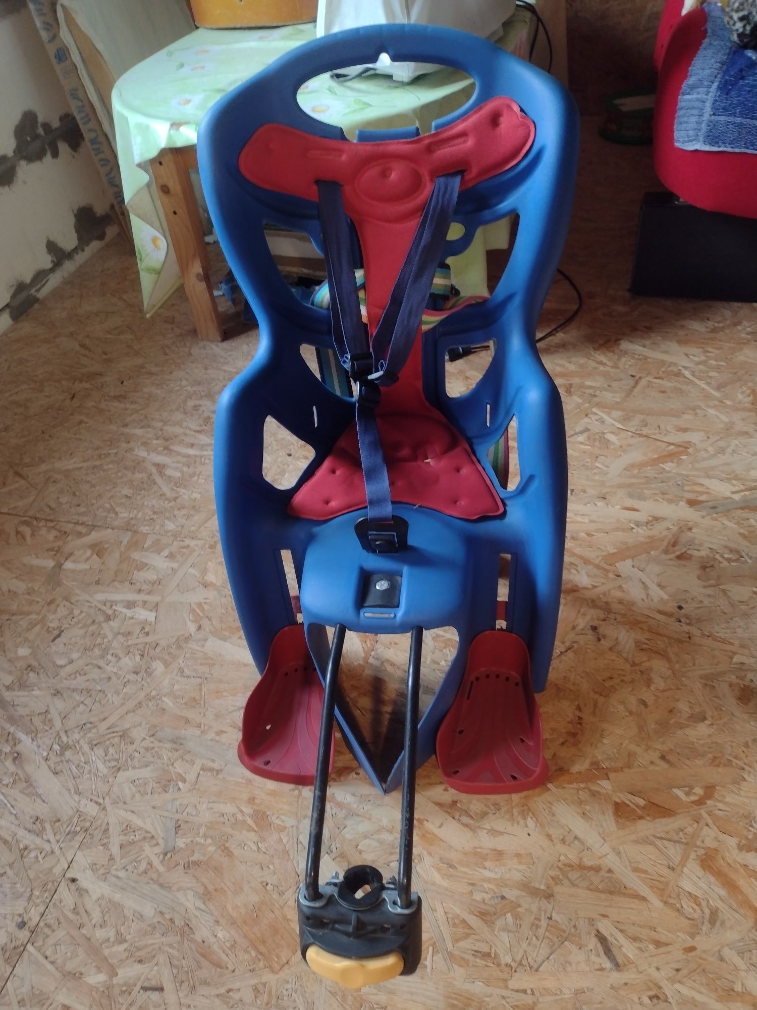 Fotelik rowerowy bellelli dla dziecka