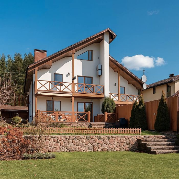 Казковий будинок біля лісу. с.Горенка