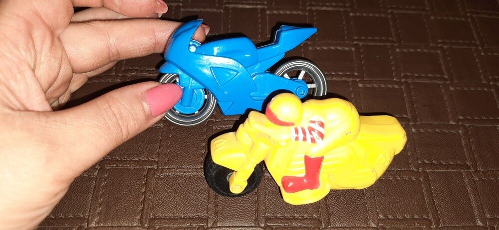2 детских мотоцикла в лоте