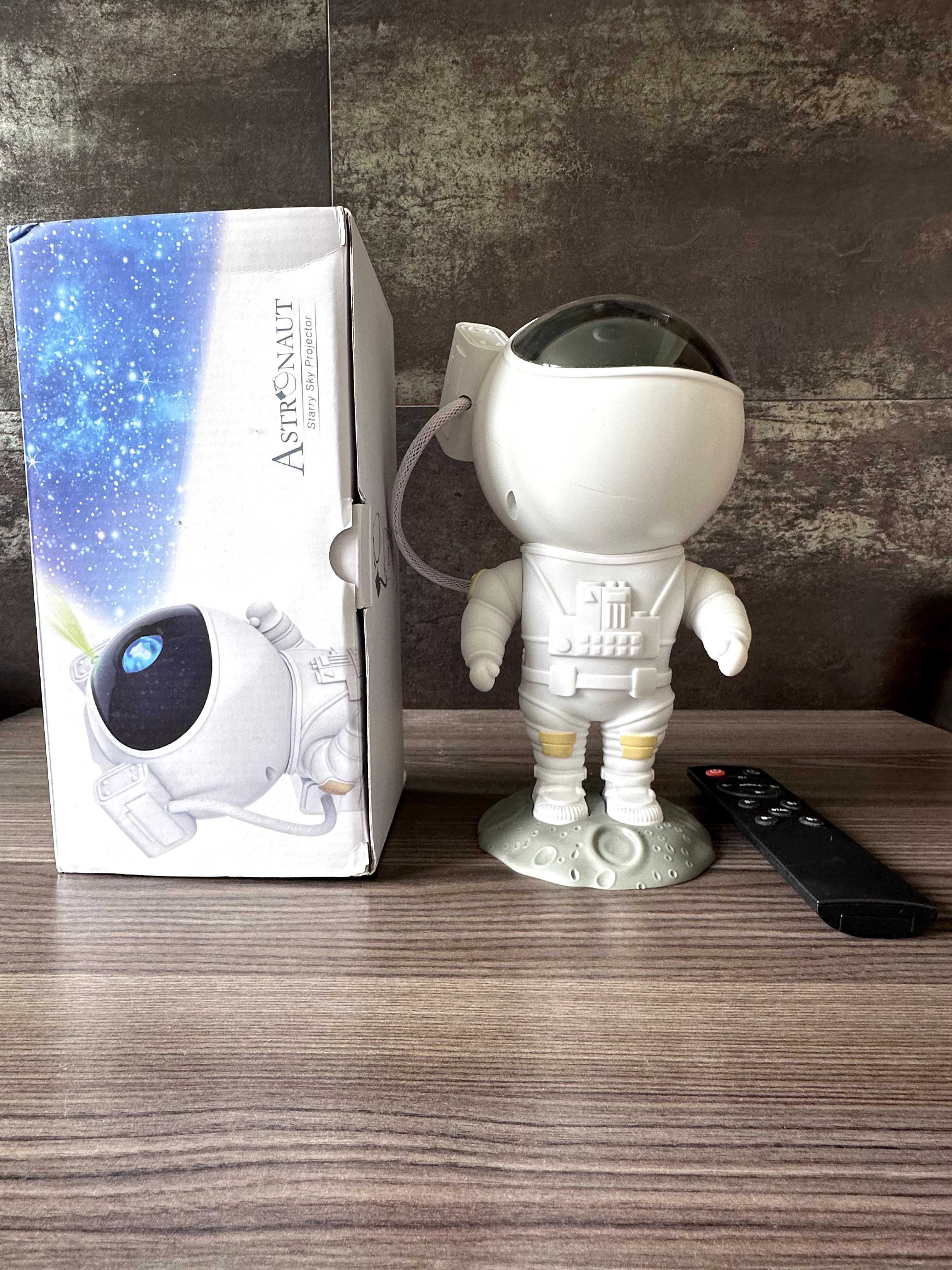 Astronauta projektor - lampka nocna - akumulator