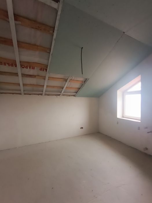 Продається добротний будинок майже готовий до проживання