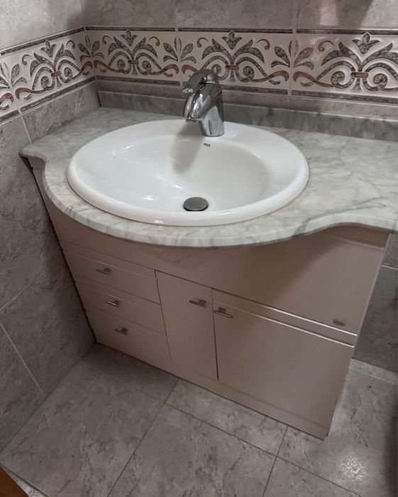 Móvel de casa de banho Roca