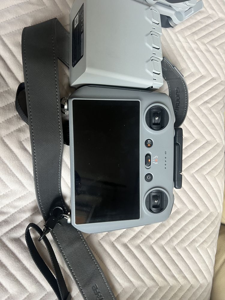 Dron dji mini 4 pro  fly more combo dji care refresh