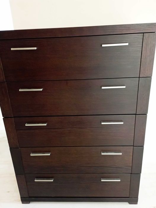 Komoda z szufladami wysoka, w naturalnej okleinie