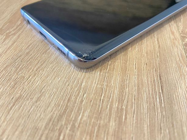 Samsung S10+ - uszkodzony ekran