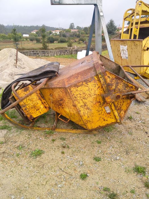 Baldes de betão para grua/Manitou 800 litros / 2000 litros