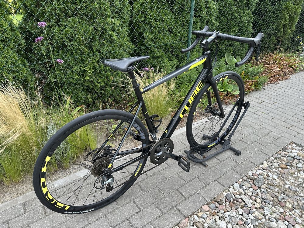 Sprzedam rower szosowy Cube