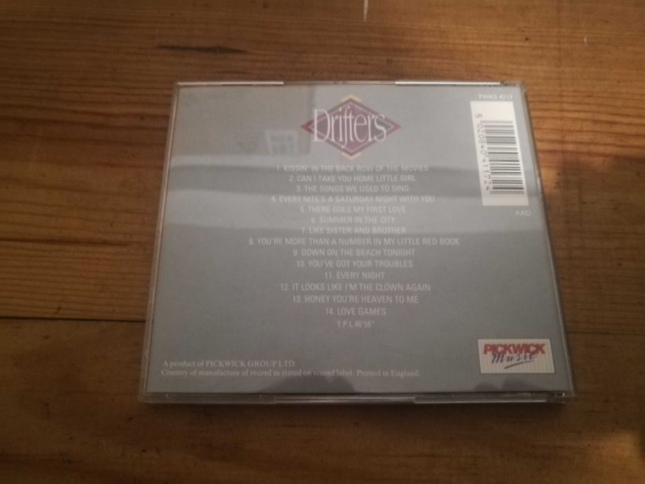 THE DRIFFTERS - Kissing In The Back Row - 16 Classics  CD