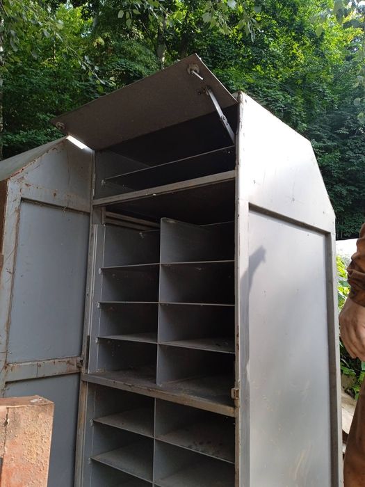 Шафа для інструменту шкаф з полками металевий