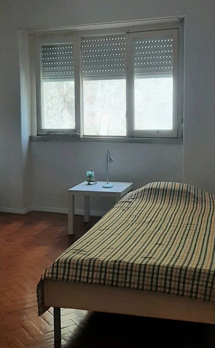 Quarto Renovado p/arrendar Lisboa/Alcântara/Ajuda com Tudo Incluído