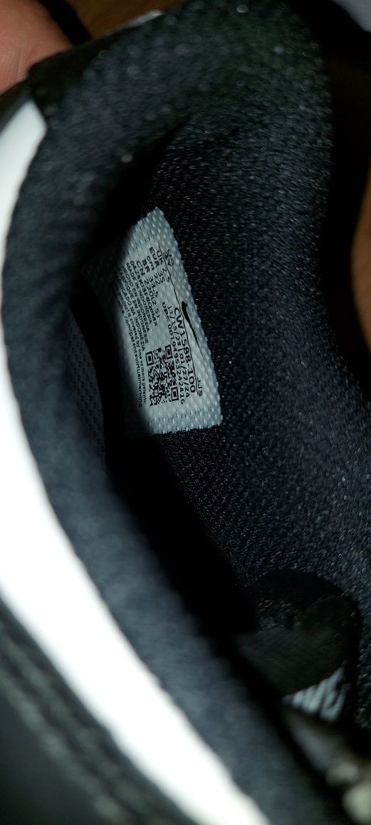 Кросівки Nike 3Y нові 22см.