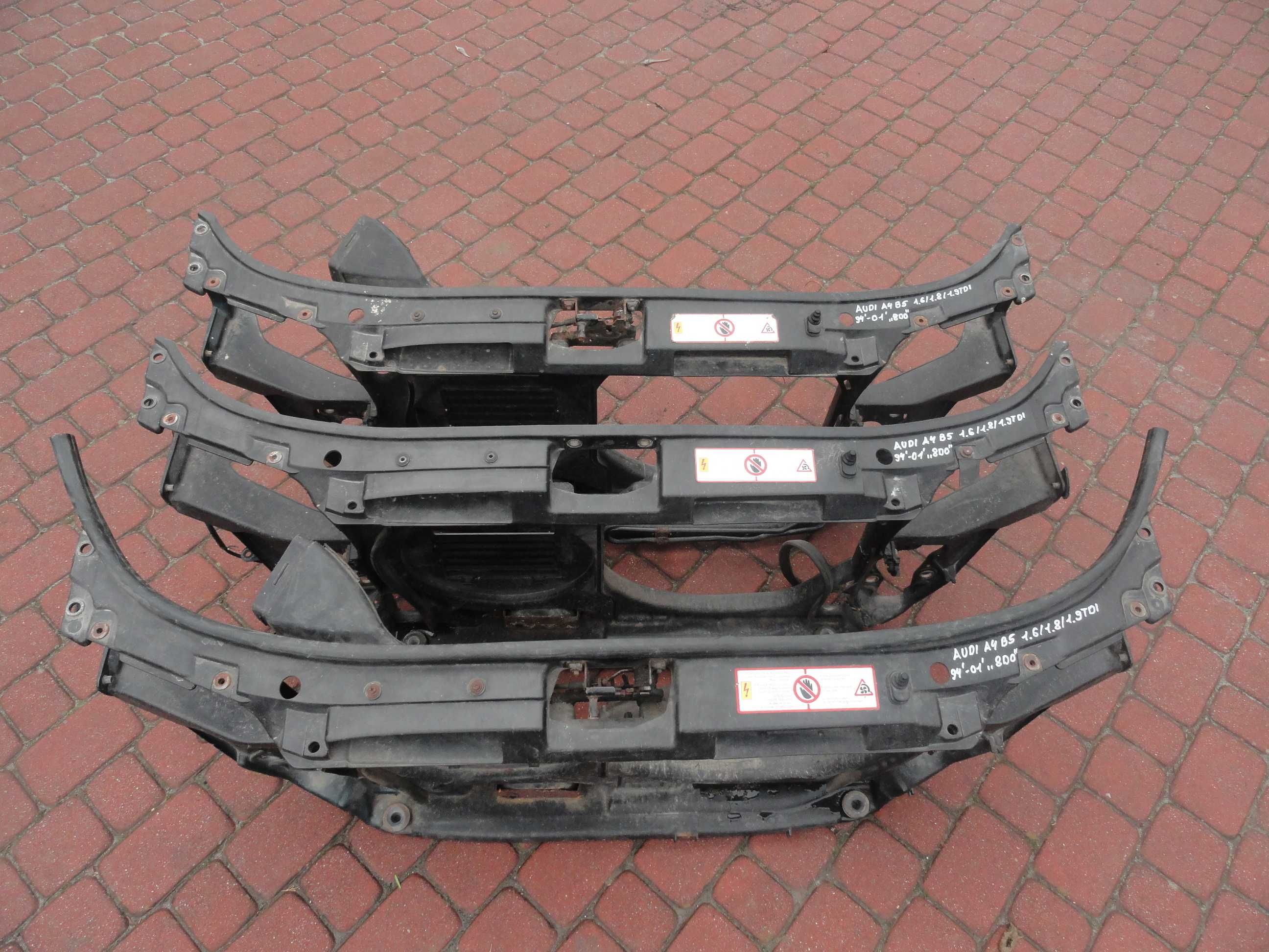 Audi A4 B5 1,6 1,8 1,9TDI Pas przedni