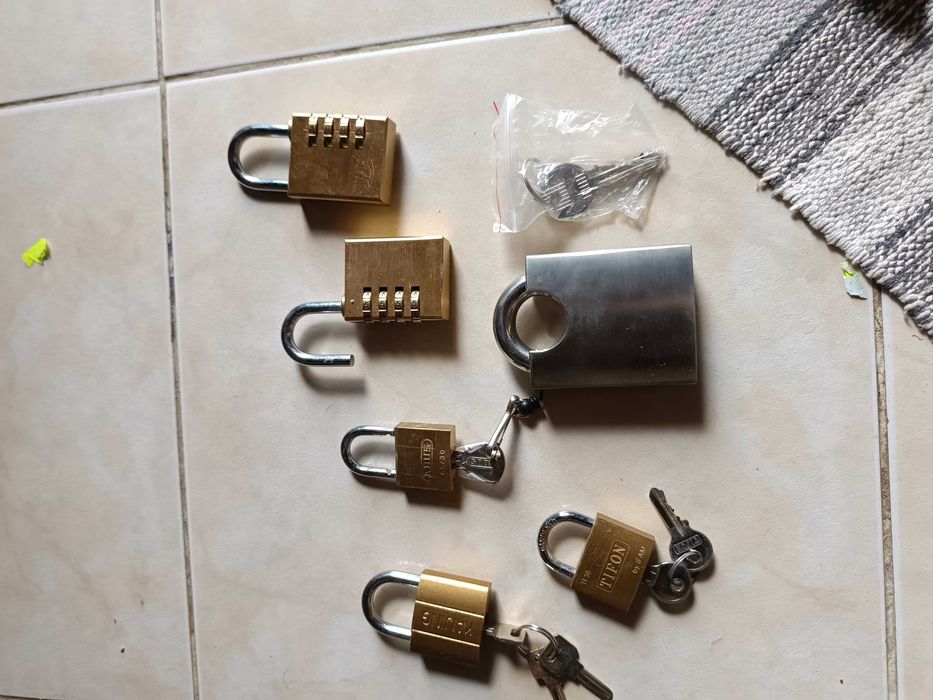 6 cadeados novos