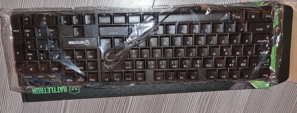 Клавіатура з підсвіткою ігрова на USB підключенні