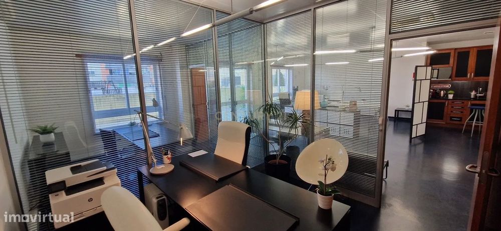 Escritório ou Loja no Parque das Nações zona Sul 120m2
