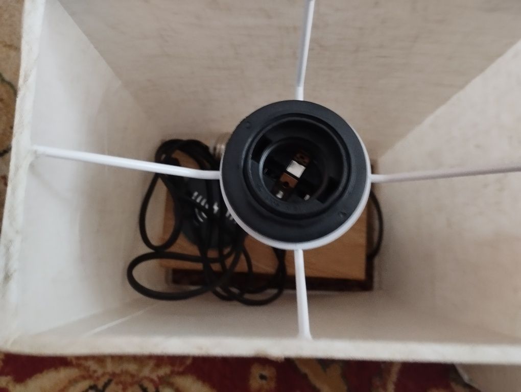 Lampy niskopodłogowe