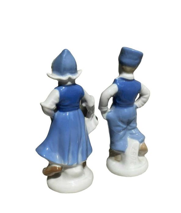 Para porcelanowych malowanych figurek