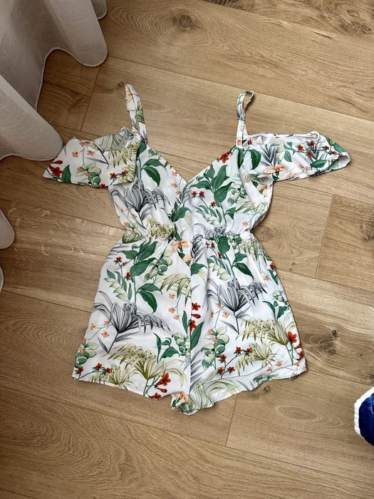 Ромпер комбінезон-шорти в квітковий принт pull&bear m розміру