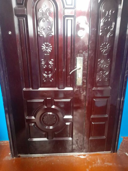 Продам вхідні двері бу