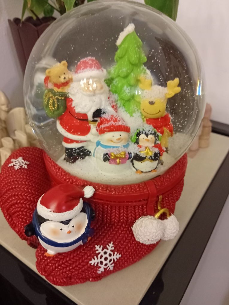 Bola  "Natal" com música