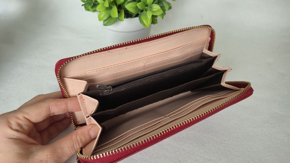 Ciemno-czerwony portfel JustForYou