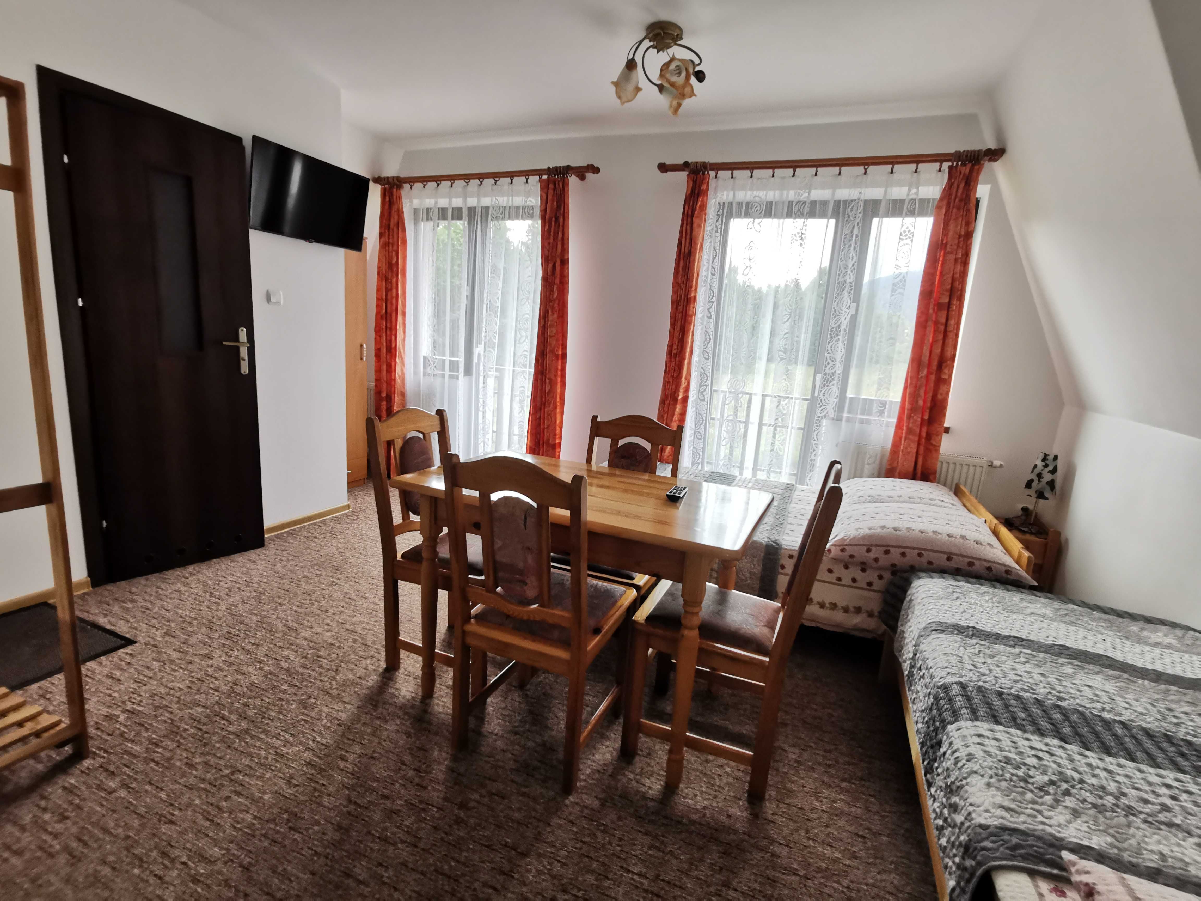 Zakopane - pokoje 3-os. i 4-os. z widokiem na Tatry - zapraszamy.