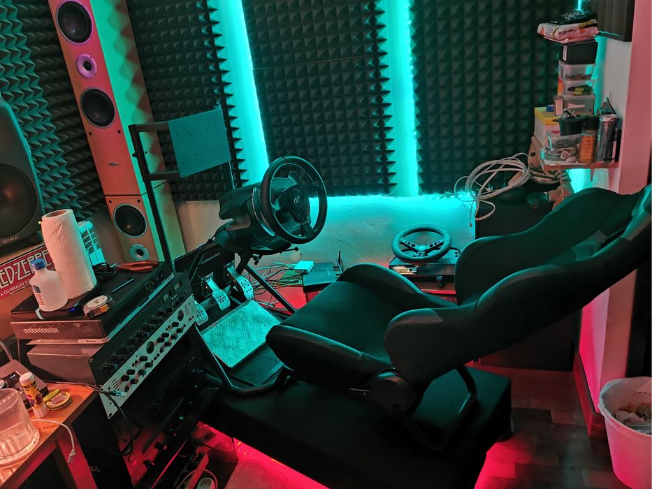 Cockpit completo com volante e pedais ThrustmasterT500RS (GT + Mod F1)