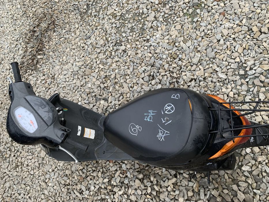 Сузукі летс 5 в розбор