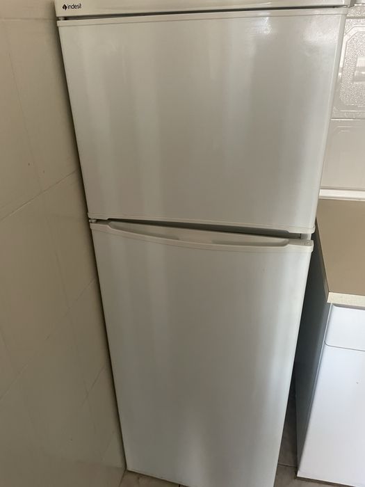Frigorífico Indesit – Bom estado