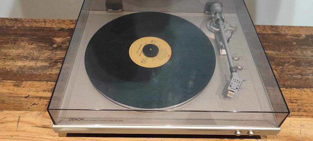 Gramofon denon DP-300F
