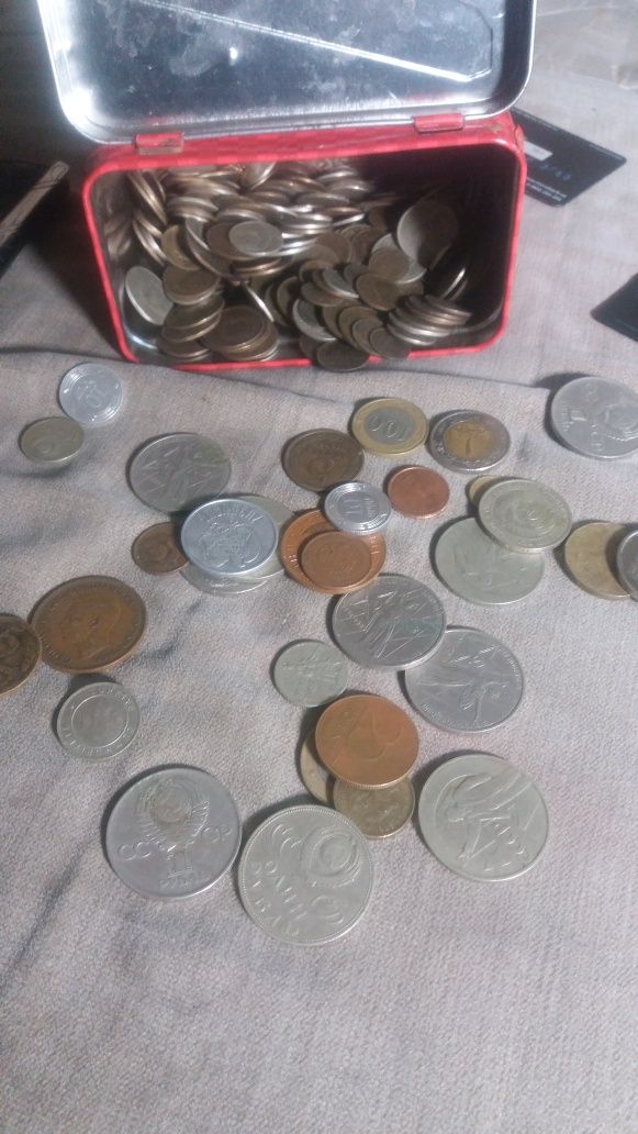 Монеты разнообразные