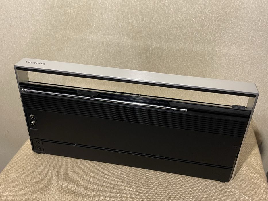 Винтажная коллекционная магнитола BANG & OLUFSEN BEOSYSTEM 10
