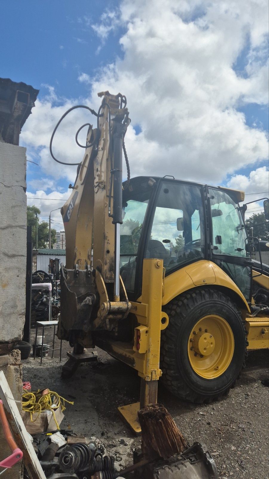 Екскаватор Caterpillar 422E 2007 года