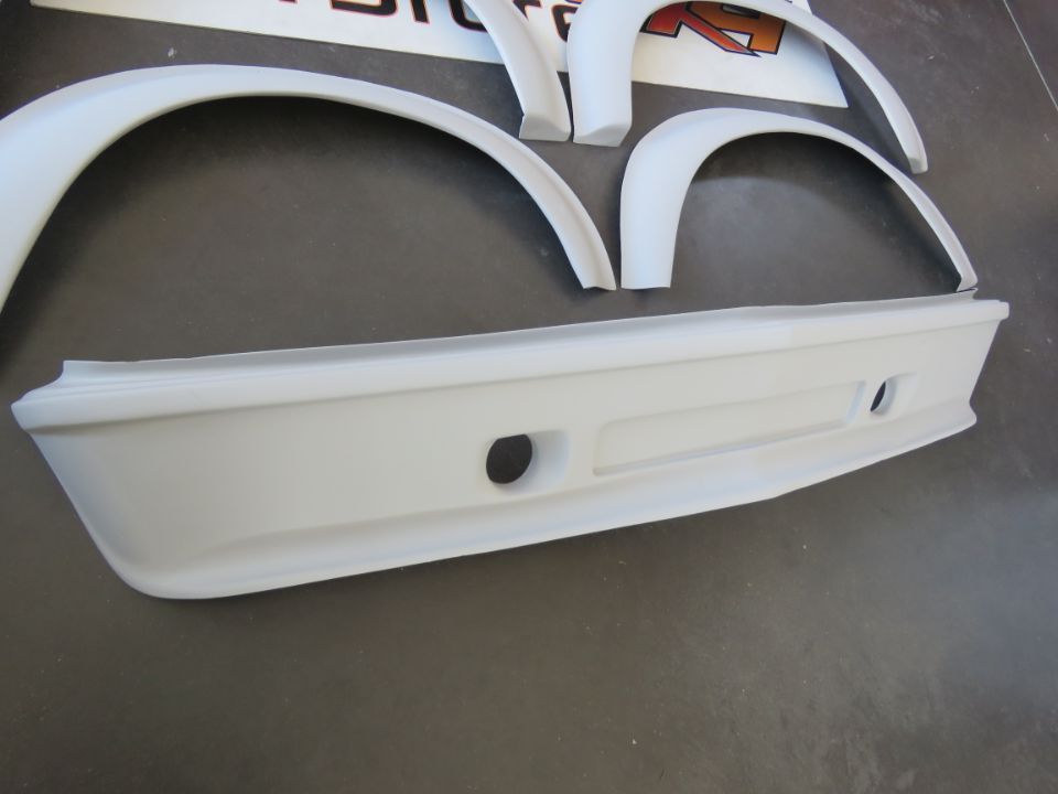 Kit Bmw 1602 + 1802 + Abas guardalama e spoiler frontal