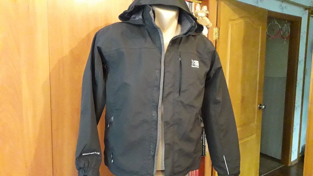 Продам дитячу вітровку Karrimor на 11-12р.