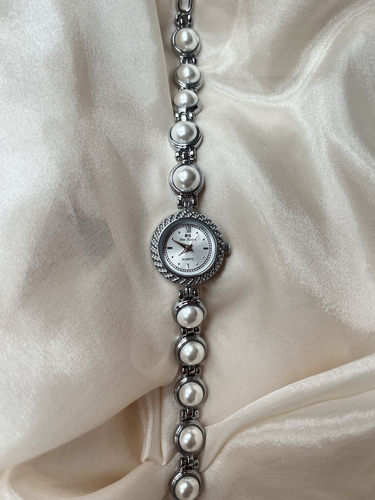 Srebrny zegarek w stylu vintage nowy
