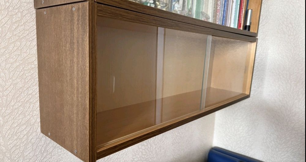 Книжкова поличка