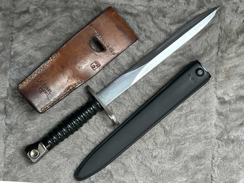 Szwajcarski bagnet M1957 - VICTORINOX - SIG - koniec produkcji - ładny