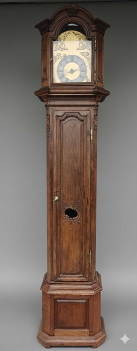 Stary stojący zegar