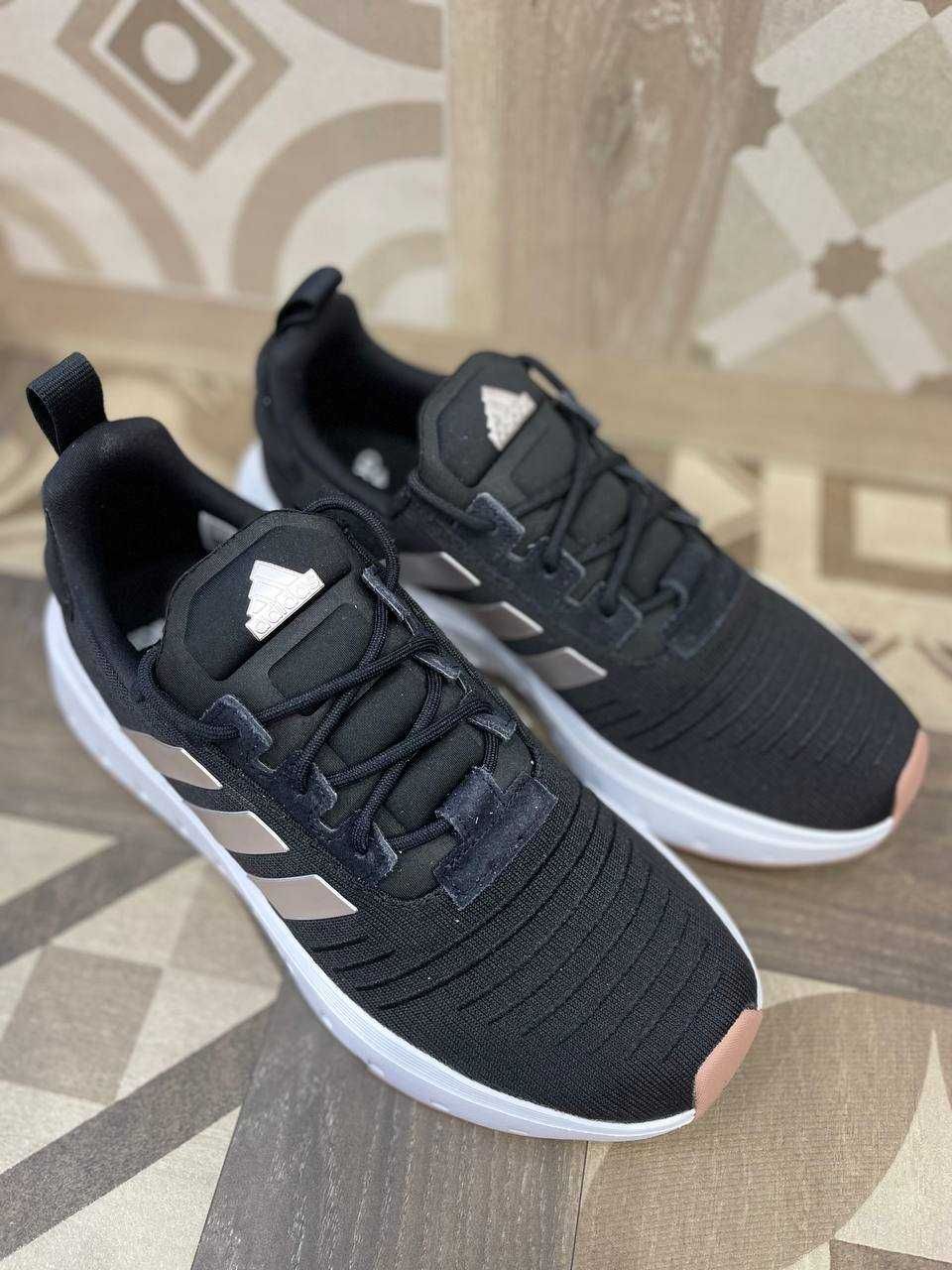 Кросівки Adidas SWIFT RUN 23 W (40)