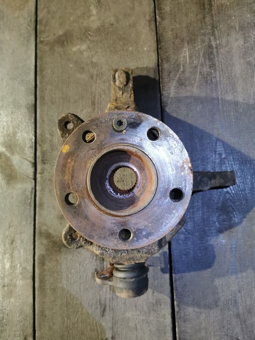 Piasta renault Trafic 2.0 dci