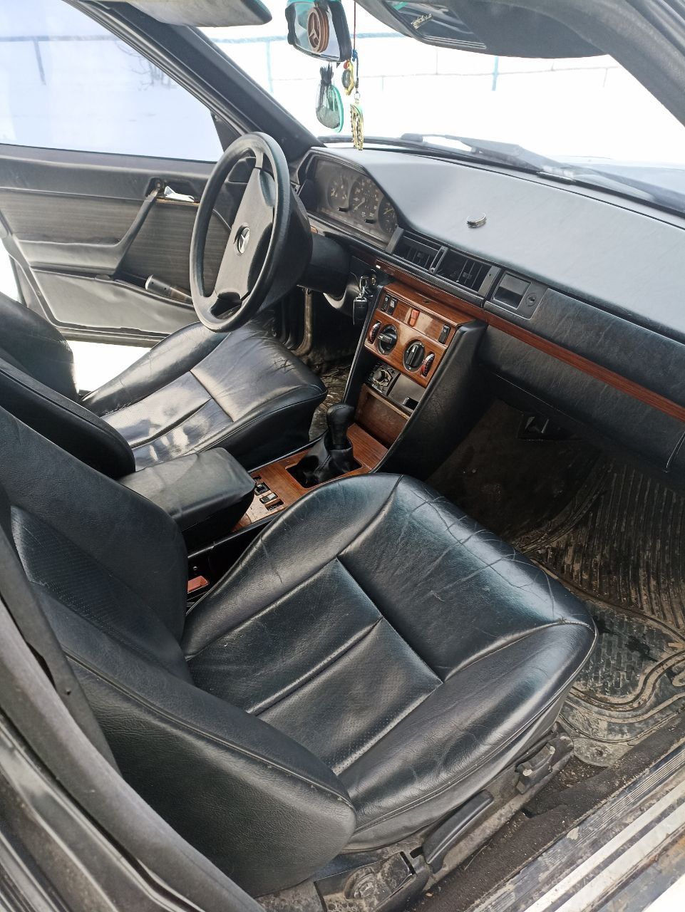 Мерседес W124 E-Class Авто