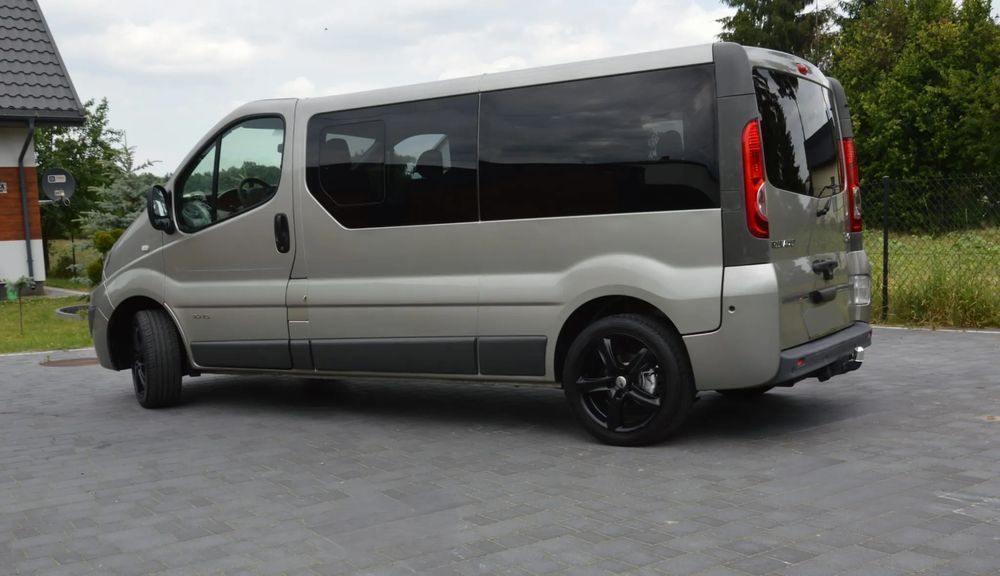 Renault Trafic 2.0 dCi 115 LONG_1Wł_Klima_Navi_Czujniki_Tempomat_POLECAM!!