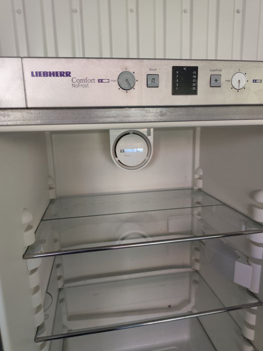 Холодильник no frost Liebherr