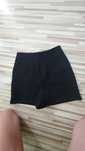 Zara, Krótkie spodenki z trochę grubszego materiału. Solidnie odszyte.