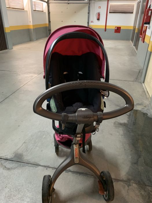 Vendo carrinho stokke rosa