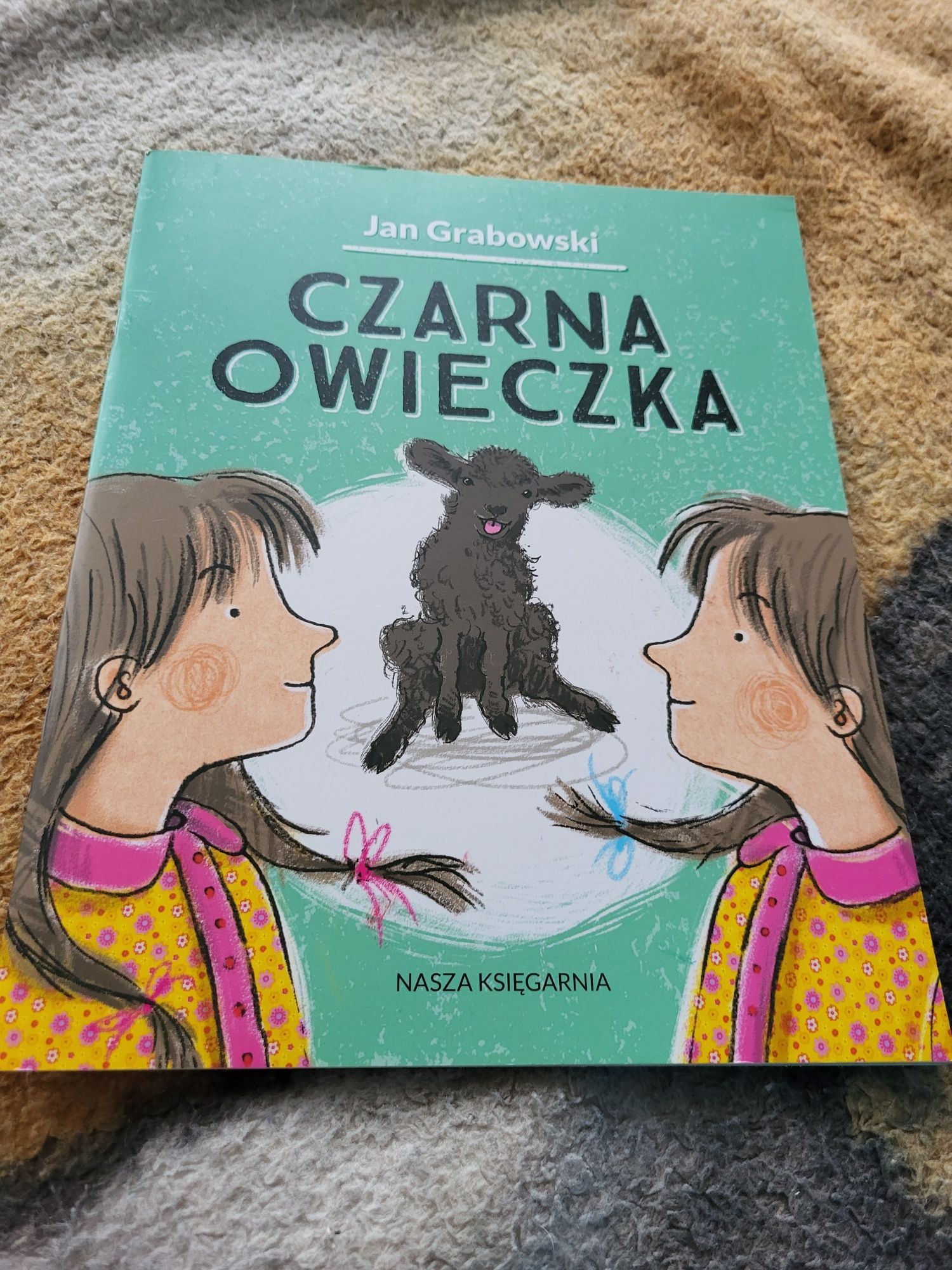 Czarna owieczka książka