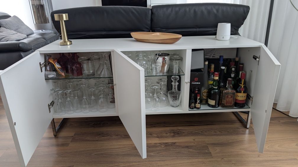 Aparador contemporâneo