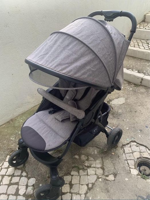 Carrinho de bebé novo