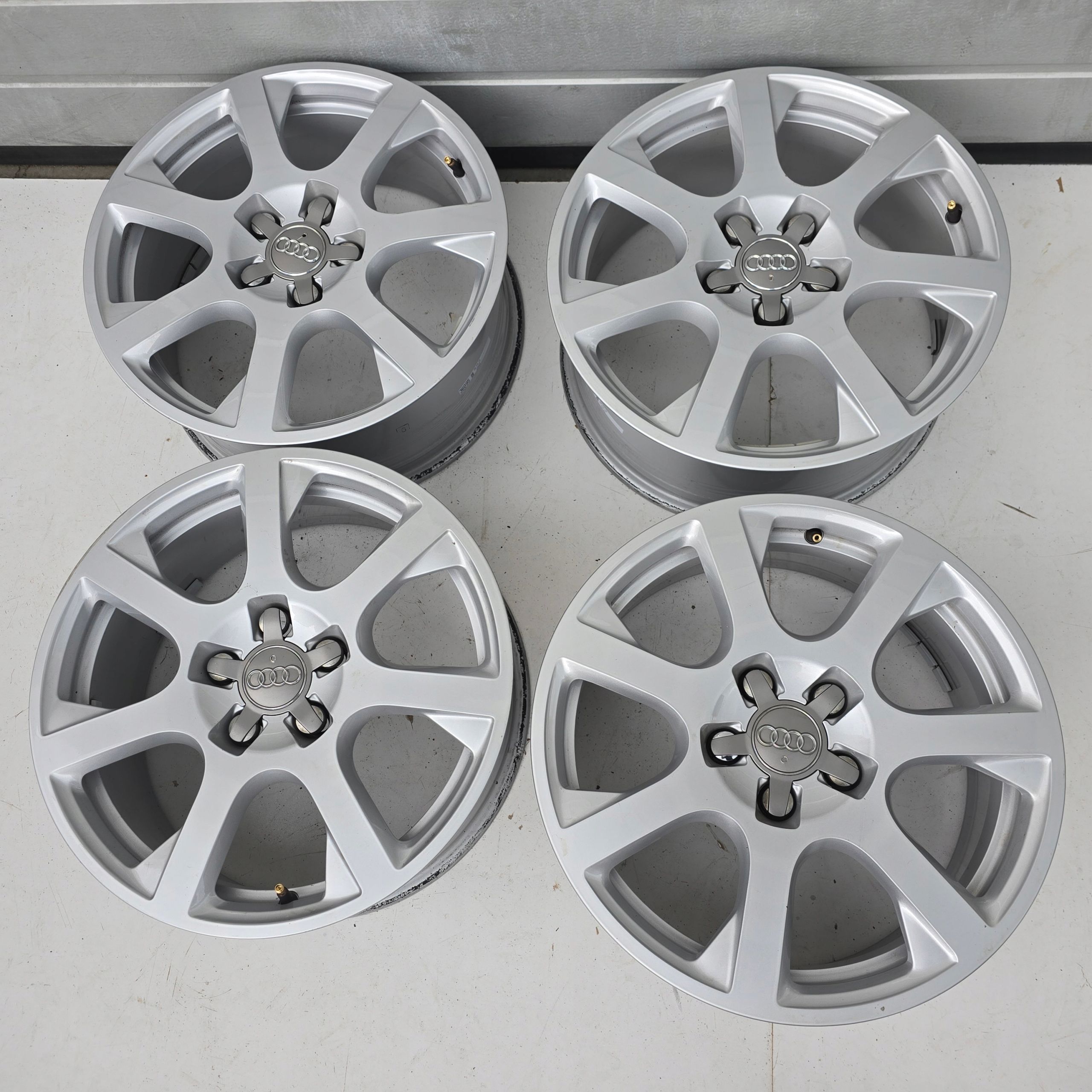 Audi Q5 A4 B8 B9 A6 C6 A3 17" 5x112 7.0 ET37 4X